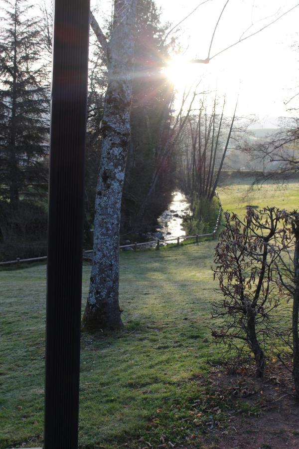Camping Les Feuilles Chauffailles Bagian luar foto