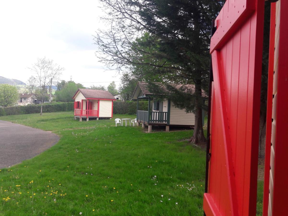 Camping Les Feuilles Chauffailles Bagian luar foto