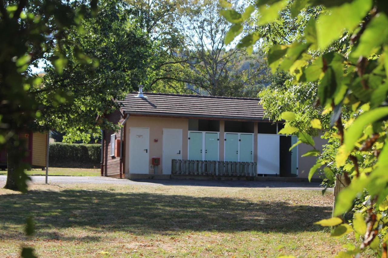 Camping Les Feuilles Chauffailles Bagian luar foto