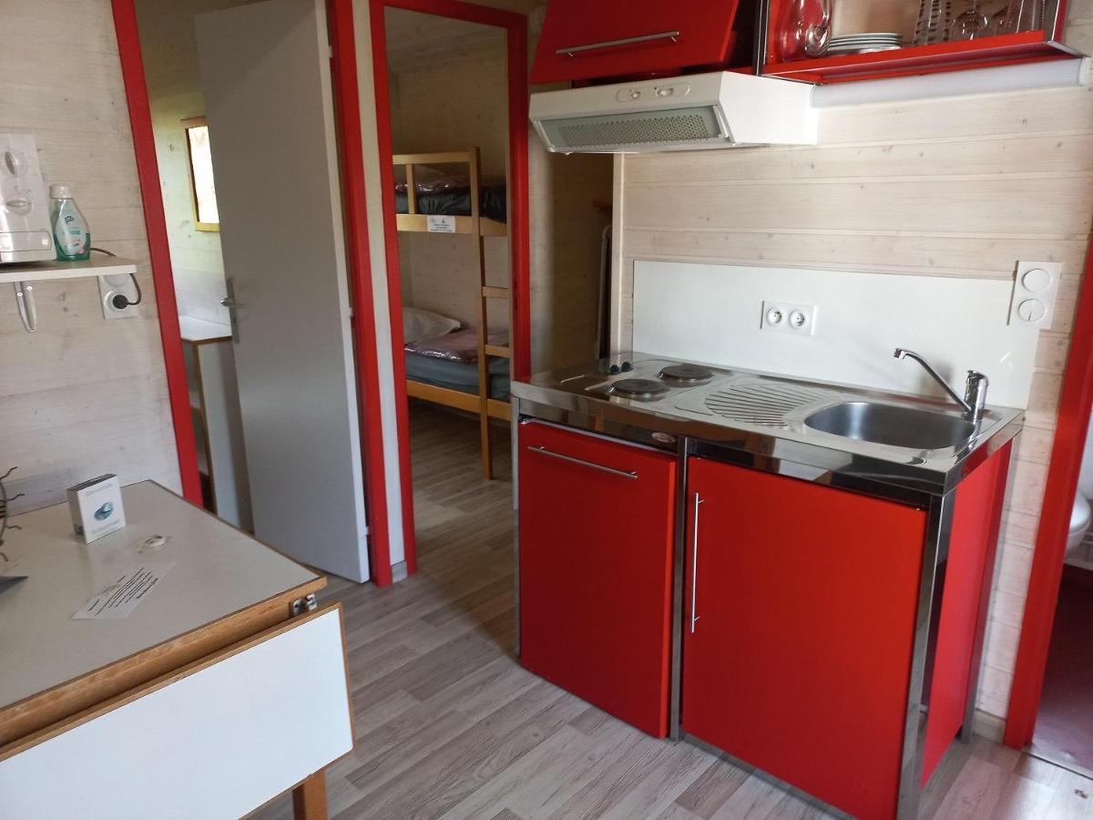 Camping Les Feuilles Chauffailles Bagian luar foto