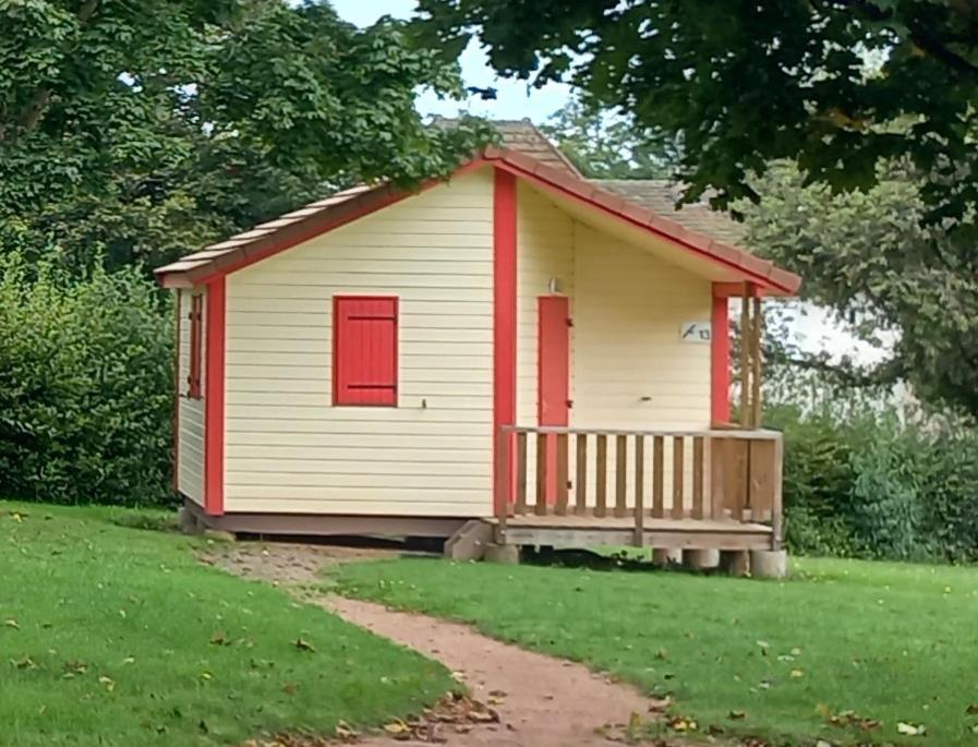 Camping Les Feuilles Chauffailles Bagian luar foto