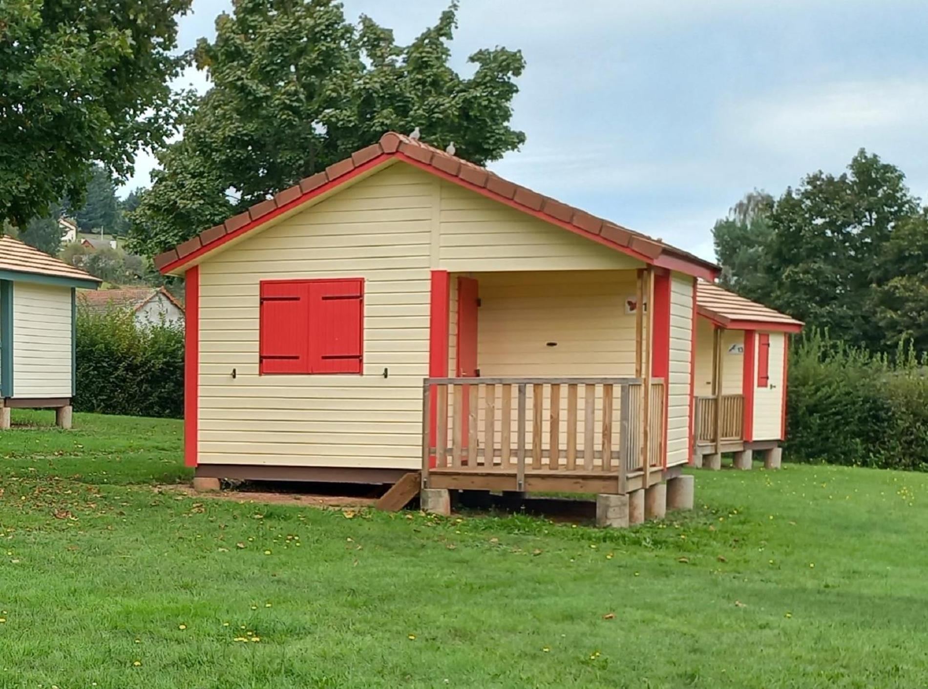 Camping Les Feuilles Chauffailles Bagian luar foto