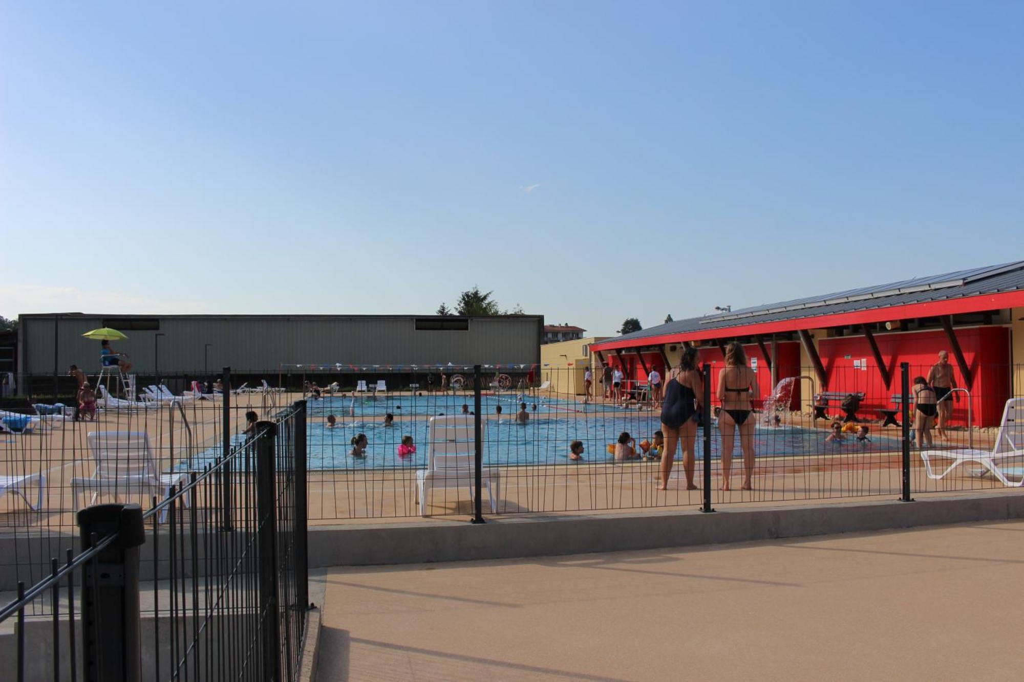 Camping Les Feuilles Chauffailles Bagian luar foto